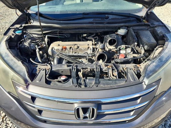2013 HONDA CRV LX — Engine bay
