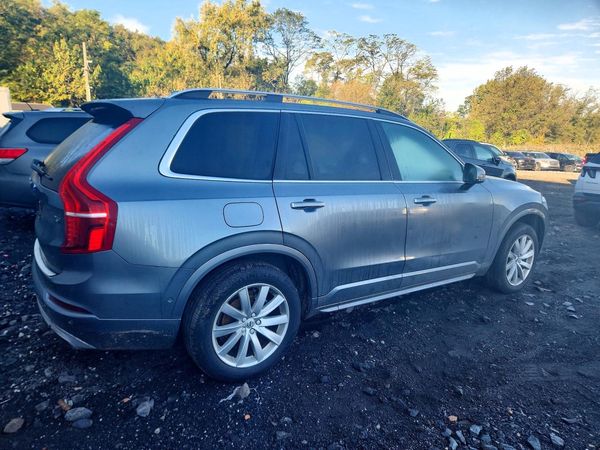 2017 VOLVO XC90 Momentum — PSRA