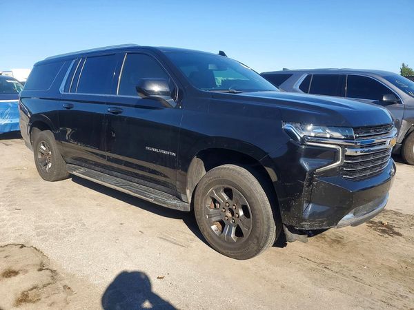 2021 CHEVROLET SUBURBAN LT — Passenger 3/4
