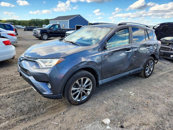 2018 TOYOTA RAV4 Ltd — Front 3/4