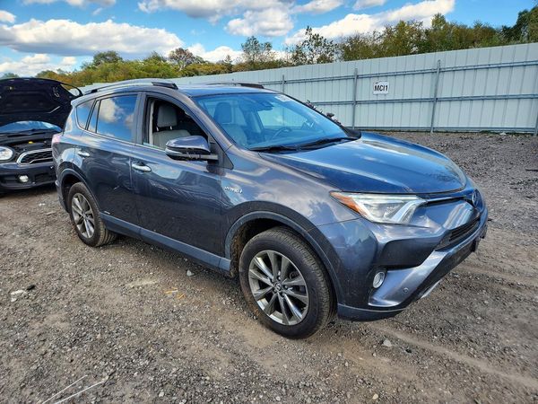 2018 TOYOTA RAV4 Ltd — Passenger 3/4