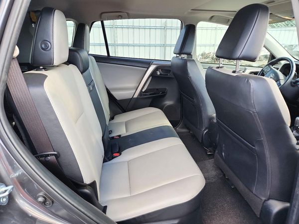 2018 TOYOTA RAV4 Ltd — PSRS