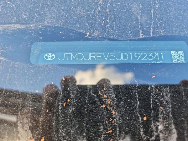 2018 TOYOTA RAV4 Ltd — VINP