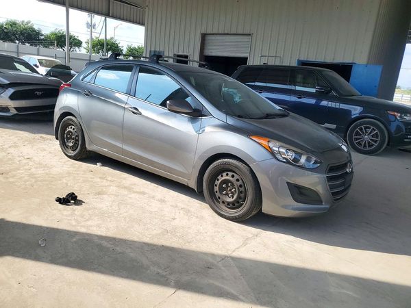2017 HYUNDAI ELANTRA — Passenger 3/4