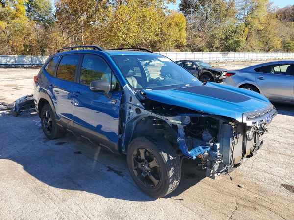 2022 SUBARU FORESTER Wilderness — Passenger 3/4
