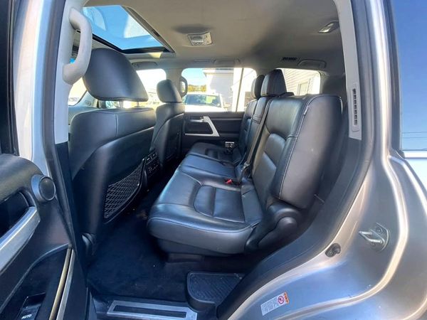 2018 TOYOTA LAND CRUISER VX-R