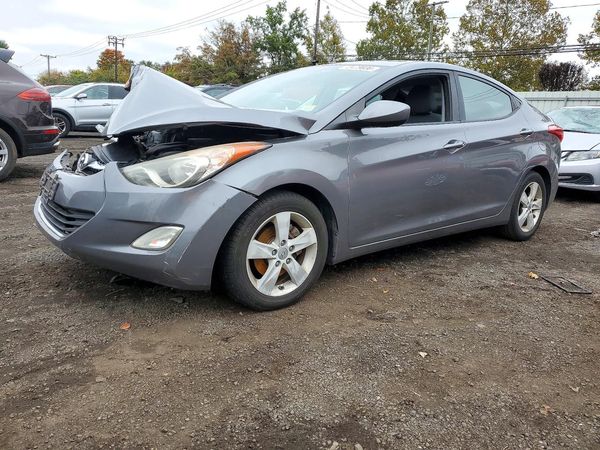 2012 HYUNDAI ELANTRA GLS(Middle grade) — Front 3/4
