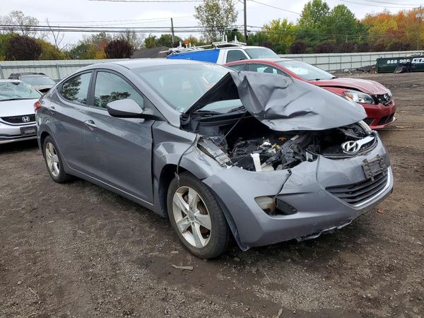 2012 HYUNDAI ELANTRA GLS(Middle grade) — Passenger 3/4