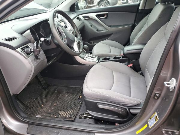 2012 HYUNDAI ELANTRA GLS(Middle grade) — DENT