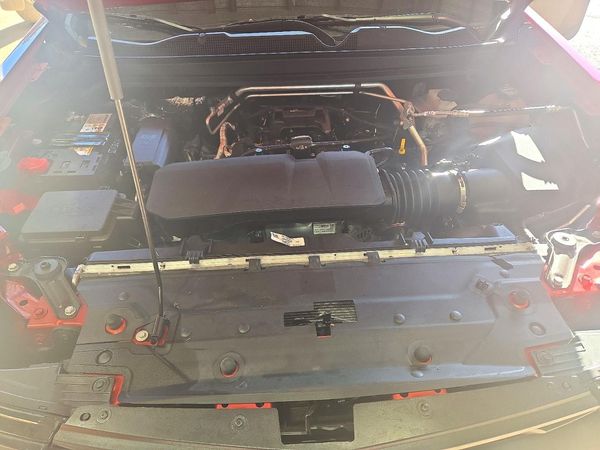 2024 CHEVROLET COLORADO Work Truck — Engine bay