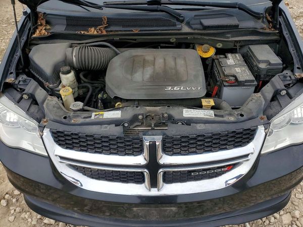 2015 DODGE GRAND CARAVAN SE — Engine bay