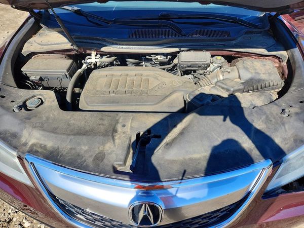 2014 ACURA MDX SH-AWD Tech — Engine bay