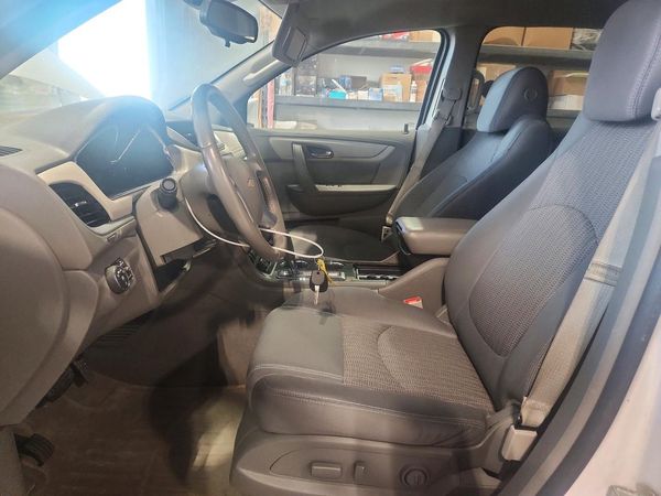 2016 CHEVROLET TRAVERSE 1LT — DENT