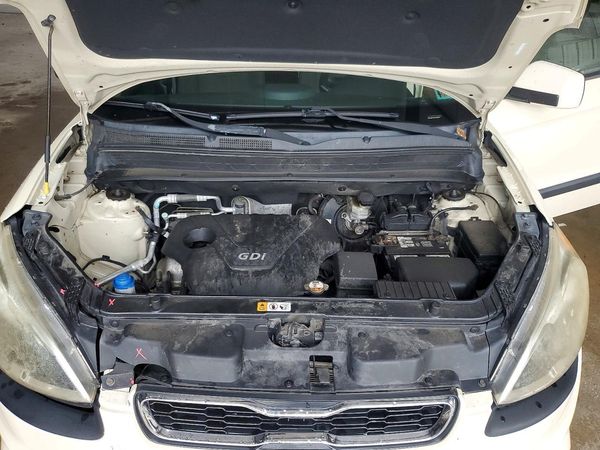 2012 KIA SOUL GL — Engine bay