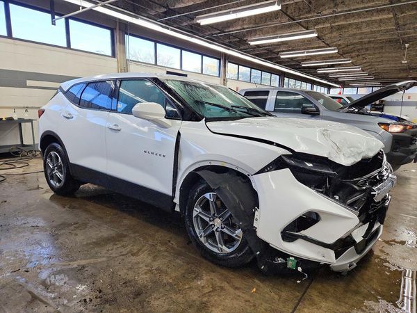 2025 CHEVROLET BLAZER 2LT — Passenger 3/4