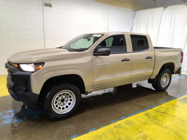 2024 CHEVROLET COLORADO Work Truck — Front 3/4