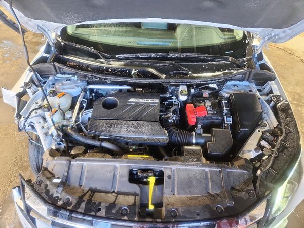 2025 NISSAN ROGUE SV — Engine bay