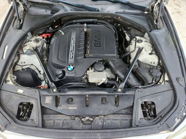 2014 BMW 535 — Engine bay