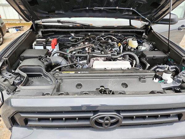 2026 TOYOTA 4RUNNER — Engine bay