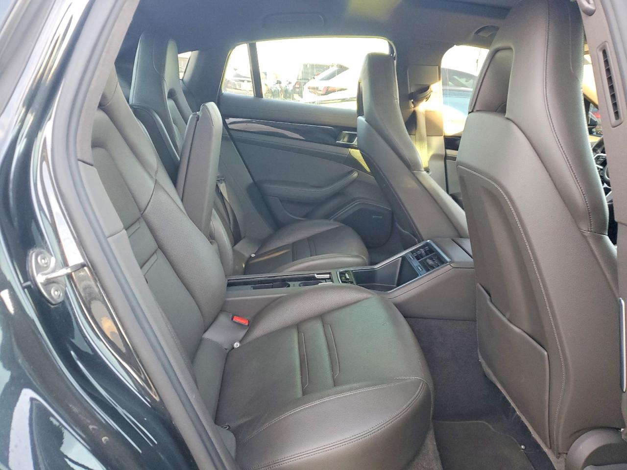 2017 PORSCHE PANAMERA Base (2WD), 4 (4WD)