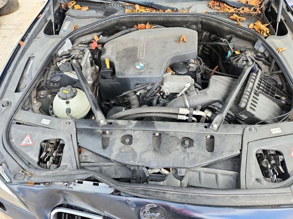 2016 BMW 528 — Engine bay