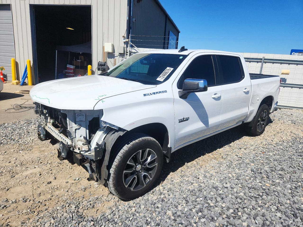 2019 CHEVROLET SILVERADO LT — Front 3/4