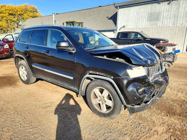 2012 JEEP CHEROKEE Laredo — Passenger 3/4