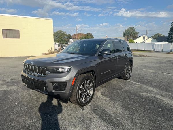 2022 JEEP GRAND CHEROKEE