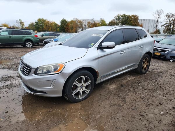 2014 VOLVO XC60 — Front 3/4
