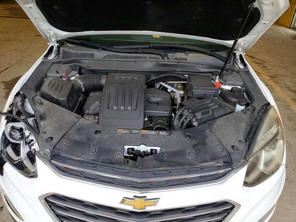 2016 CHEVROLET EQUINOX LT — Engine bay