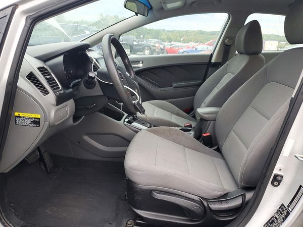2018 KIA FORTE LX Base — DENT