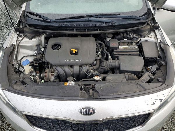 2018 KIA FORTE LX Base — Engine bay