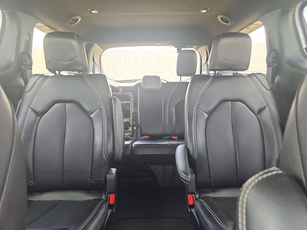 2026 CHRYSLER PACIFICA Select — SUVN