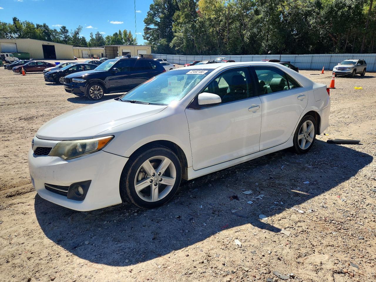 2013 TOYOTA CAMRY — Front 3/4