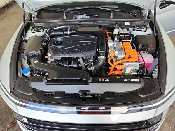 2026 HYUNDAI SONATA Blue — Engine bay