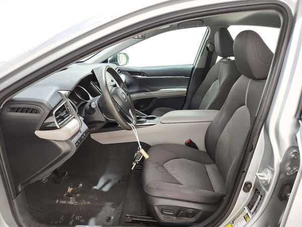 2022 TOYOTA CAMRY LE — DENT