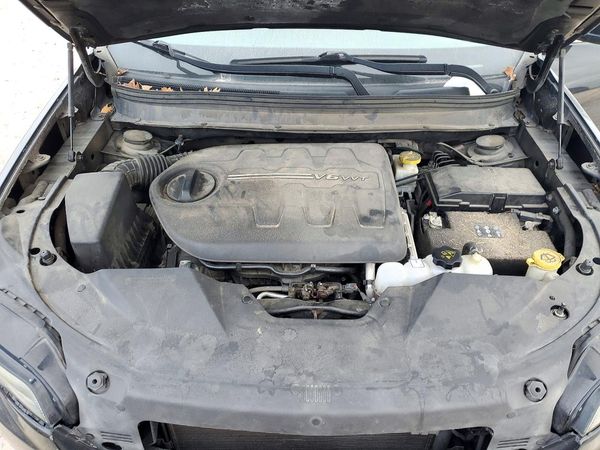 2019 JEEP CHEROKEE — Engine bay