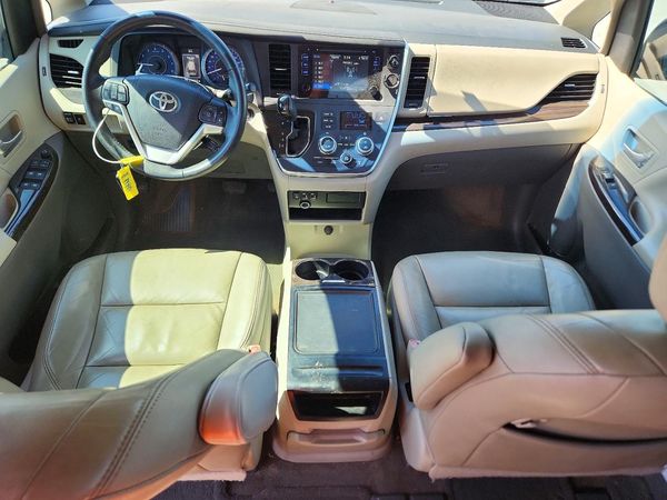 2015 TOYOTA SIENNA — CKPT