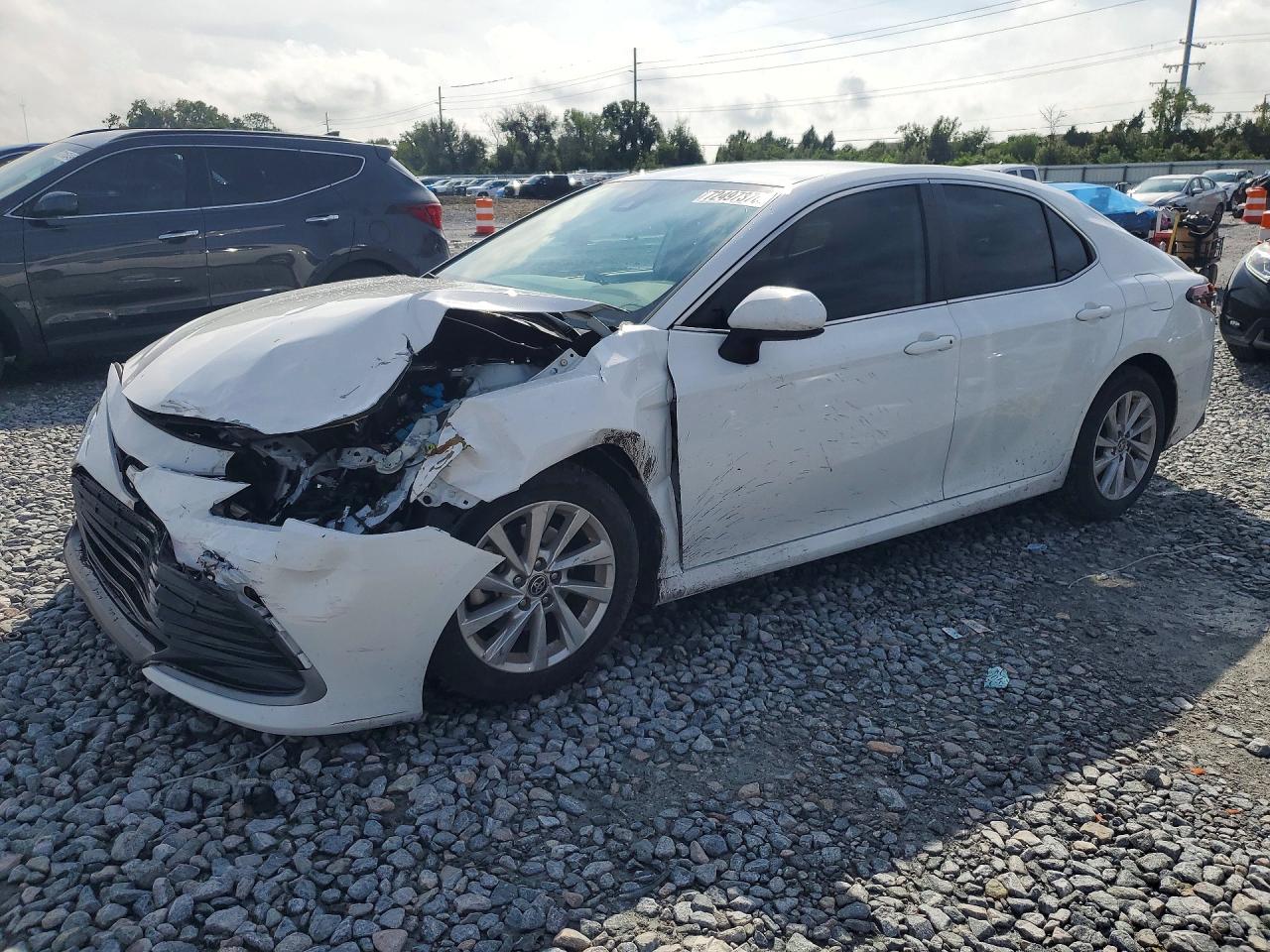 2023 TOYOTA CAMRY LE — Front 3/4