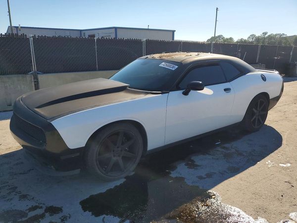 2016 DODGE CHALLENGER SXT Plus — Front 3/4