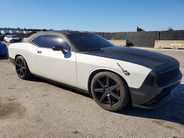 2016 DODGE CHALLENGER SXT Plus — Passenger 3/4