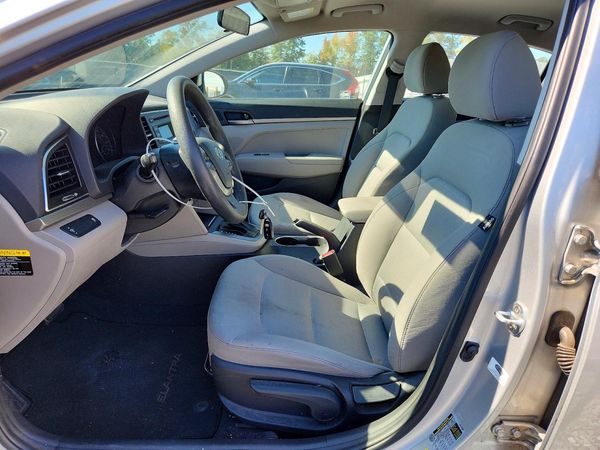 2018 HYUNDAI ELANTRA SE — DENT