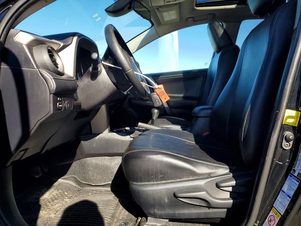 2017 TOYOTA RAV4 XLE — DENT
