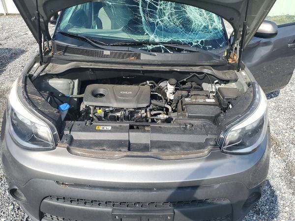 2017 KIA SOUL Base — Engine bay