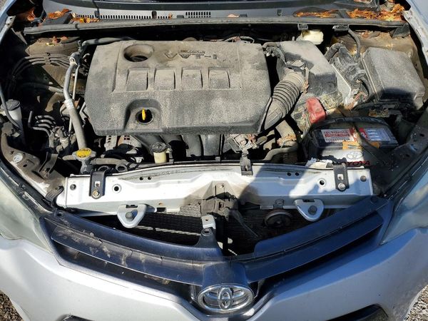 2015 TOYOTA COROLLA L/LE — Engine bay