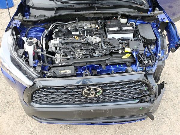2025 TOYOTA COROLLA CROSS LE — Engine bay