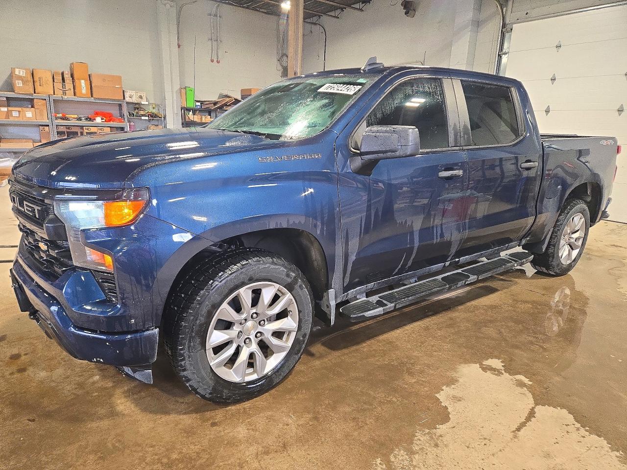 2022 CHEVROLET SILVERADO Custom — Front 3/4