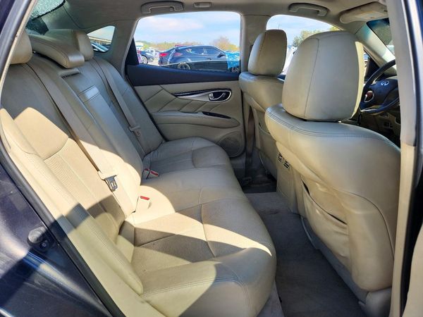 2015 INFINITI Q70 — PSRS