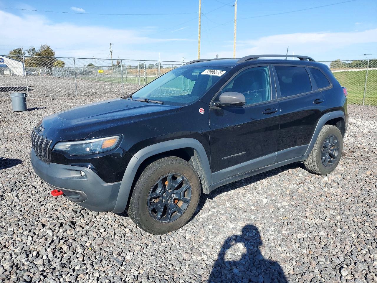 2020 JEEP CHEROKEE Trailhawk — Front 3/4