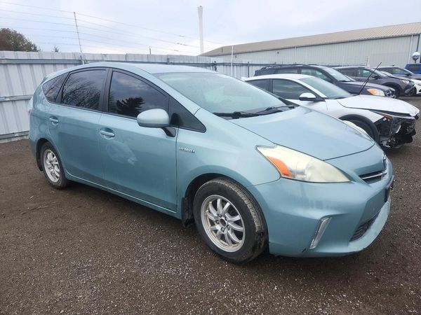 2013 TOYOTA PRIUS — Passenger 3/4